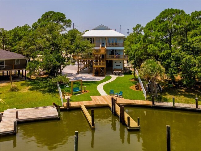500 Lemoyne Dr in Dauphin Island, AL - Building Photo - Building Photo