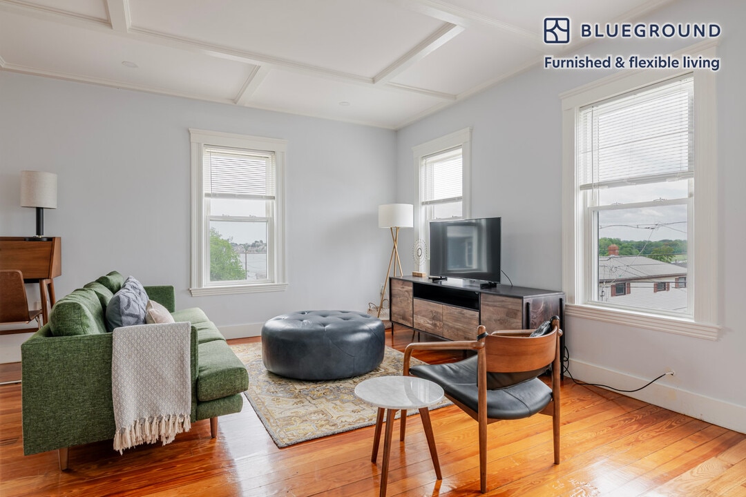 1008 Winthrop Ave in Revere, MA - Building Photo