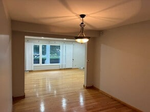 7108 W Niles Ave in Niles, IL - Building Photo - Building Photo