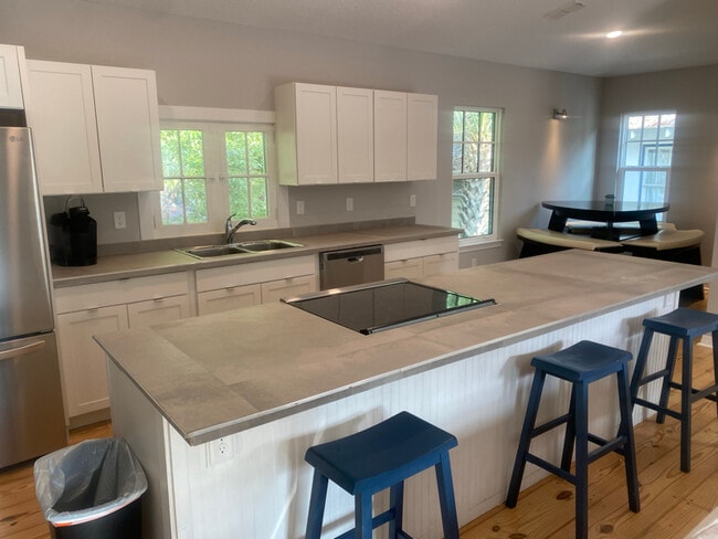 property at 523 E Livingston St