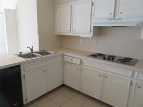 9516 Summerhill Ln in Dallas, TX - Building Photo - Building Photo