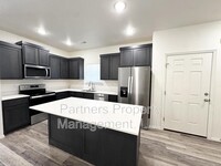 954 S Benchmark Ln in Fayetteville, AR - Building Photo - Building Photo