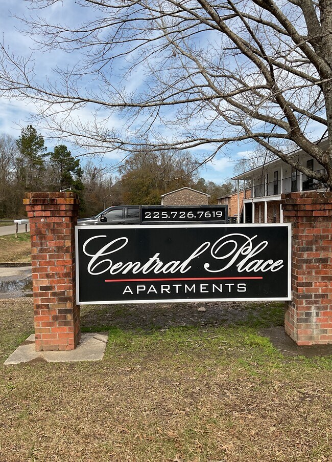 14911 Forest Grove Ave in Baton Rouge, LA - Building Photo - Building Photo