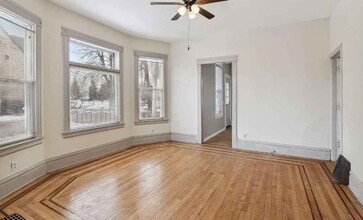 530 Broadway St NE, Unit 530 Lower in Minneapolis, MN - Building Photo - Building Photo