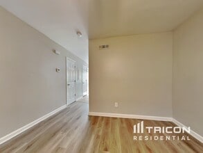 402 WI Pkwy in Dallas, GA - Building Photo - Building Photo