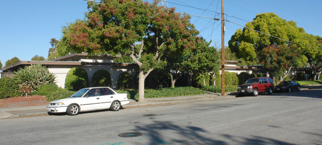 Fernmar Studios in Sunnyvale, CA - Foto de edificio - Building Photo