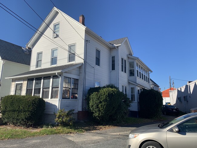9 Summer St, Unit 2F in Northampton, MA - Building Photo - Building Photo