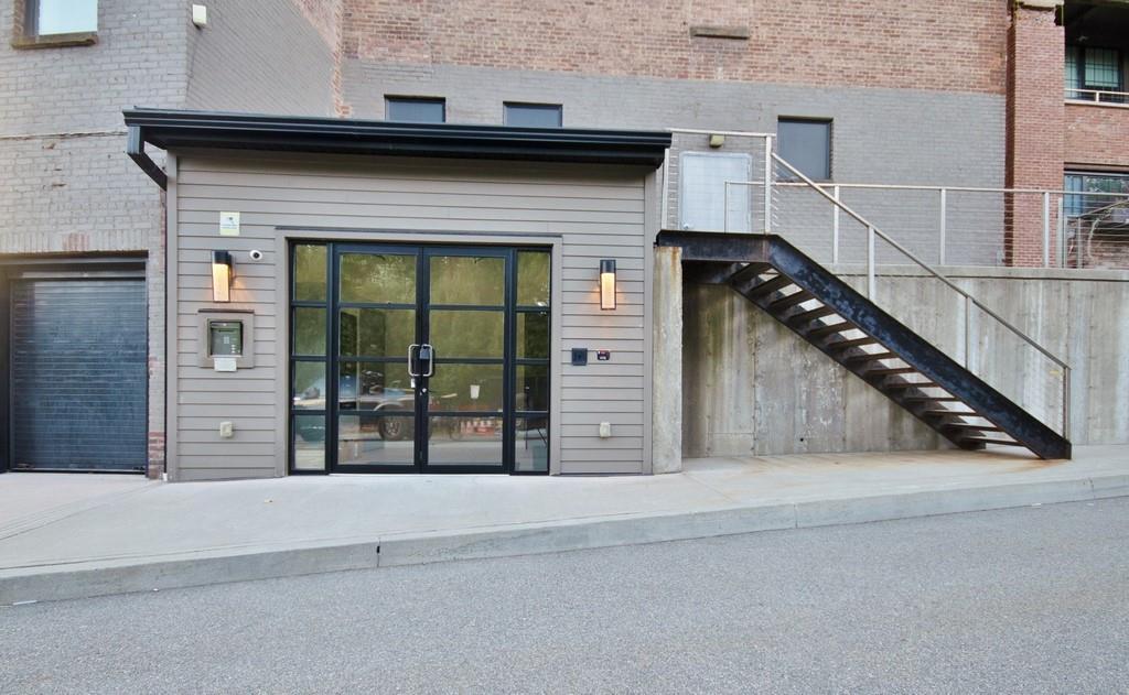 1 E Main St in Beacon, NY - Building Photo
