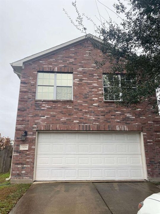 5106 Royal Cypress Dr in Katy, TX - Building Photo