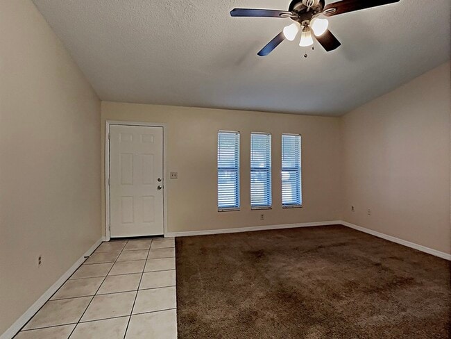 32819 Blossom Ln in Leesburg, FL - Foto de edificio - Building Photo