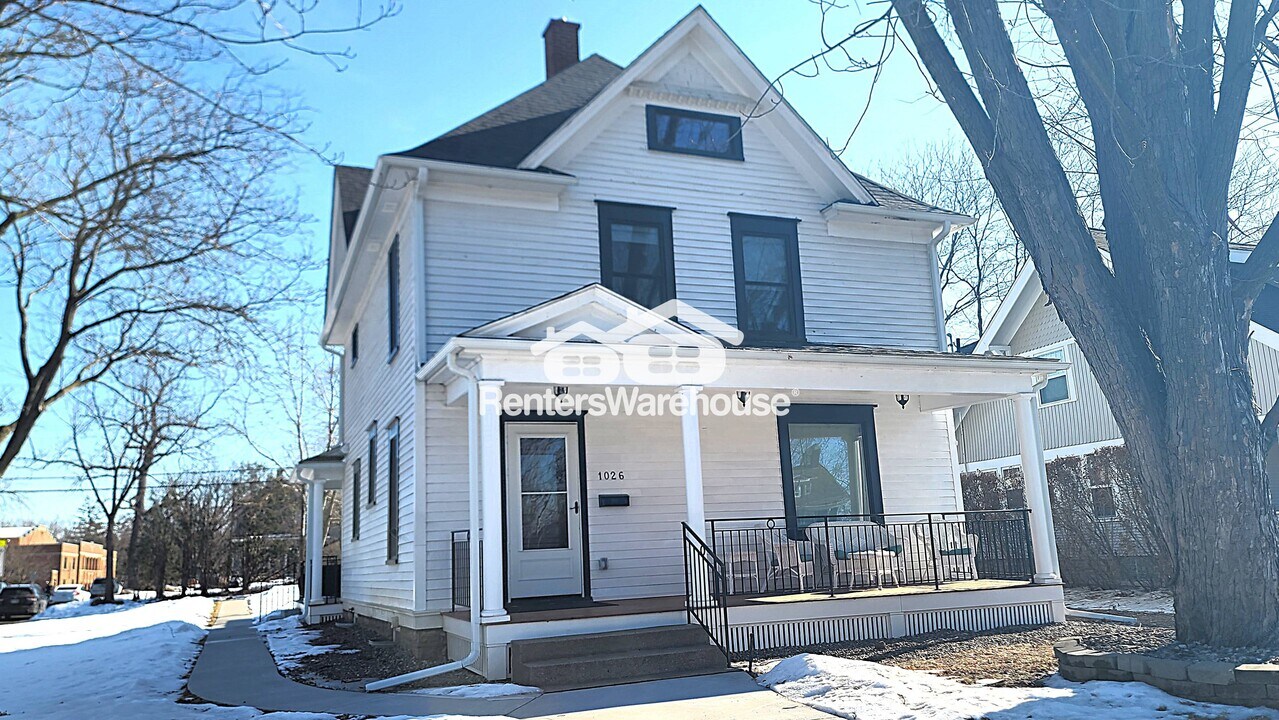 1026 3rd St in Hudson, WI - Building Photo