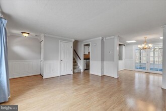 5922 Peregrine Dr in Burke, VA - Building Photo - Building Photo