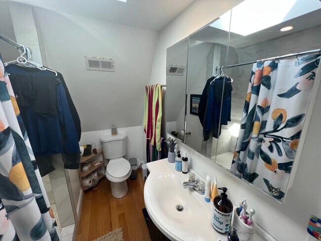 206 Summer St, Unit 2 in Somerville, MA - Building Photo - Building Photo