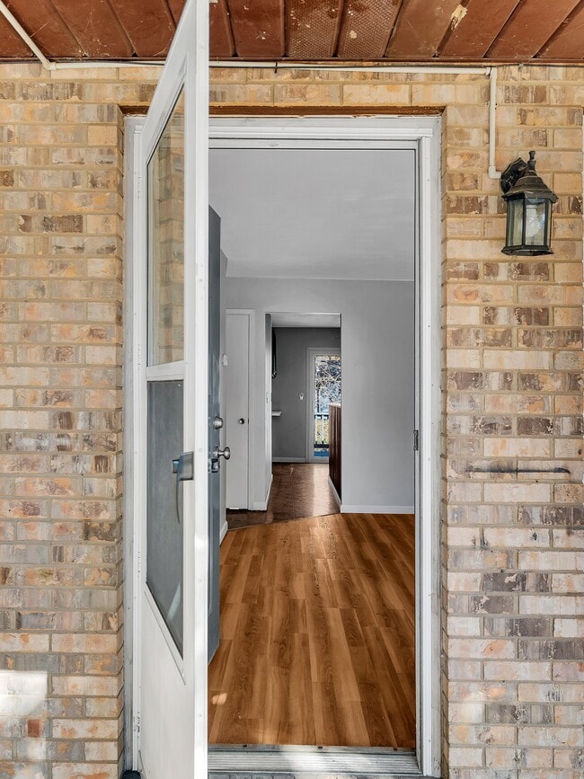 106 Britanna Dr in Swansea, IL - Foto de edificio - Building Photo