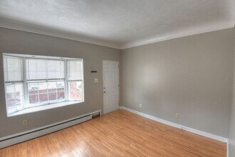 809 Zimmerman St in Jeannette, PA - Building Photo - Building Photo