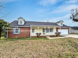 2427 Riverstone Dr in Murfreesboro, TN - Building Photo