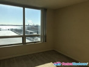 3320 Spinnaker Ln-Unit -6 in Detroit, MI - Foto de edificio - Building Photo