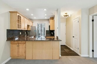 1411 Creekside Dr in Walnut Creek, CA - Building Photo - Building Photo