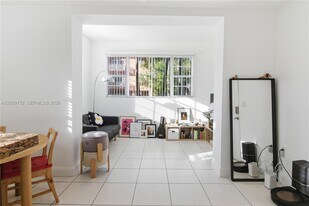 536 NE 62nd St in Miami, FL - Building Photo