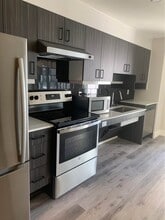 Brenton Suites in Halifax, NS - Foto de edificio - Building Photo