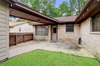 4023 Cedar Forest Dr photo'
