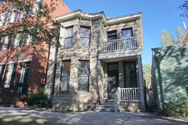 property at 552 E Liberty