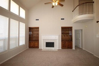 1416 Old Oak Trail in Flower Mound, TX - Foto de edificio - Building Photo