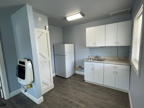 408 Grove Unit C in Springdale, AR - Building Photo - Building Photo