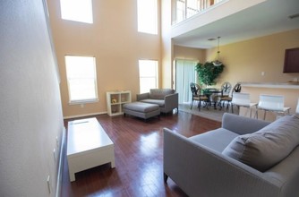 14514 Durham Chase Ln in Houston, TX - Foto de edificio - Building Photo