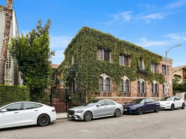 property at 21 Westminster Ave
