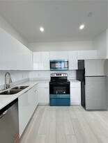 909 E 24th St in Hialeah, FL - Building Photo