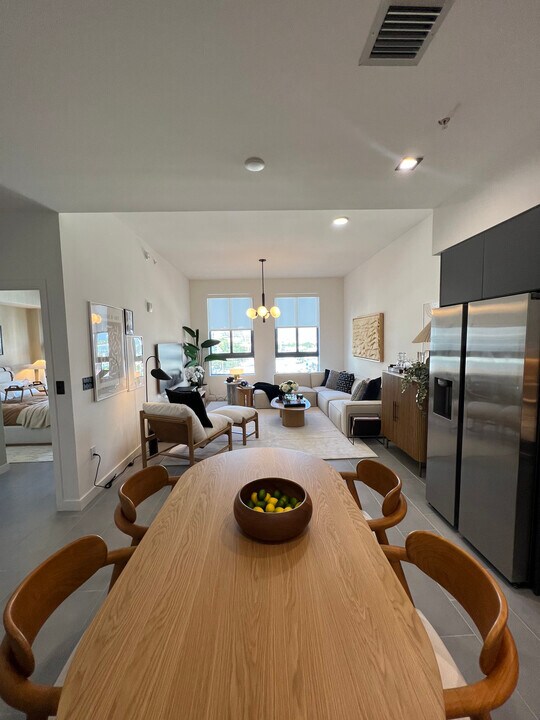 160 NW 27th St, Unit A3 in Miami, FL - Foto de edificio