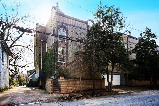 property at 201 5th St NE