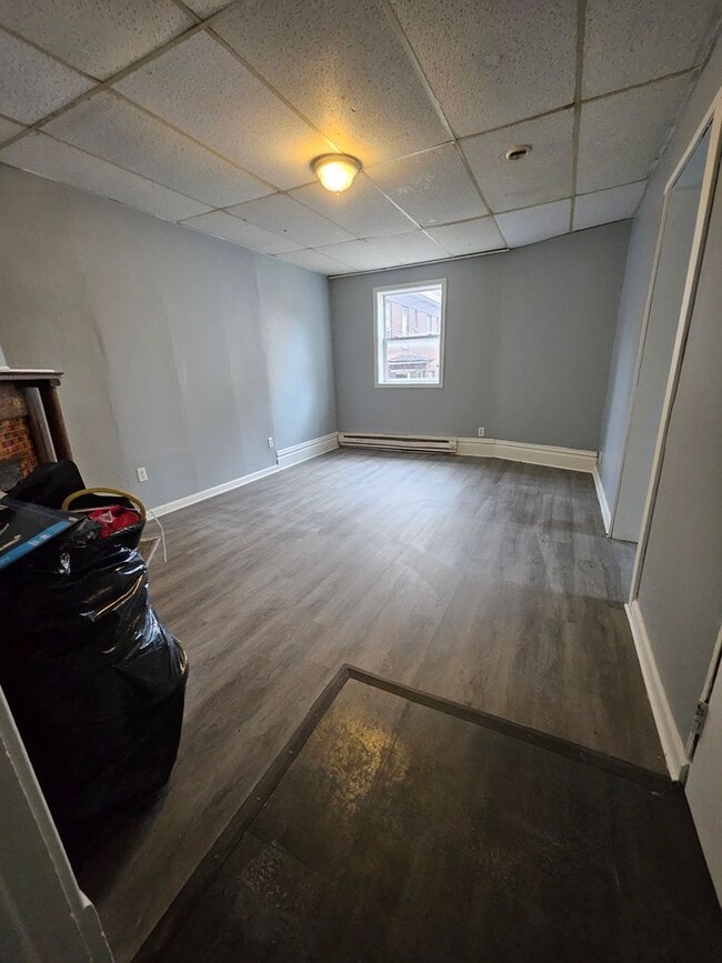 property at 923 Chestnut St