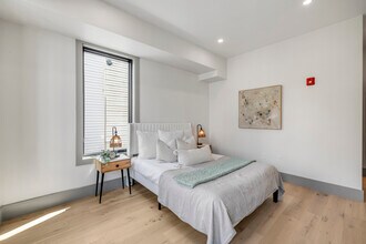 566 E 3rd St, Unit East 3rd in Boston, MA - Building Photo - Building Photo