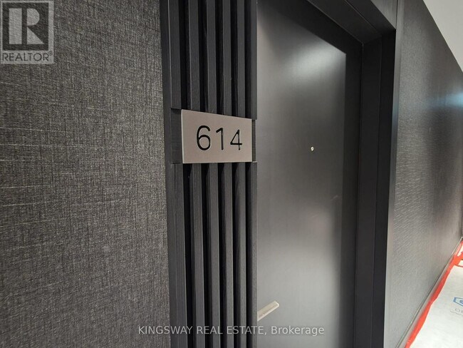 110 Broadway Ave in Toronto, ON - Building Photo - Building Photo