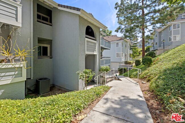 26838 Claudette St in Santa Clarita, CA - Building Photo - Building Photo