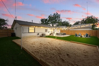 3321 Ridgehaven St in Irving, TX - Foto de edificio - Building Photo