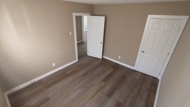 1025 Oakwood Rd in Haddonfield, NJ - Building Photo - Building Photo
