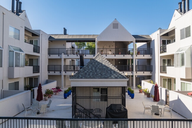 The Madison in Walnut Creek, CA - Foto de edificio - Building Photo