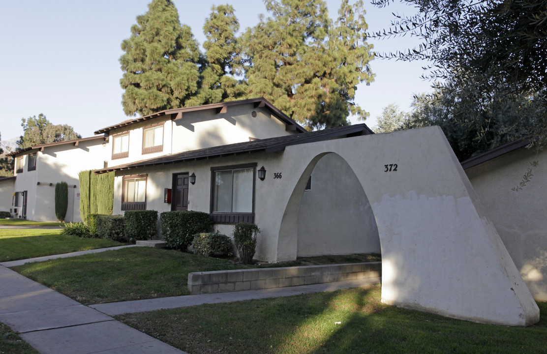 366-372 Stillman Ave in Upland, CA - Building Photo