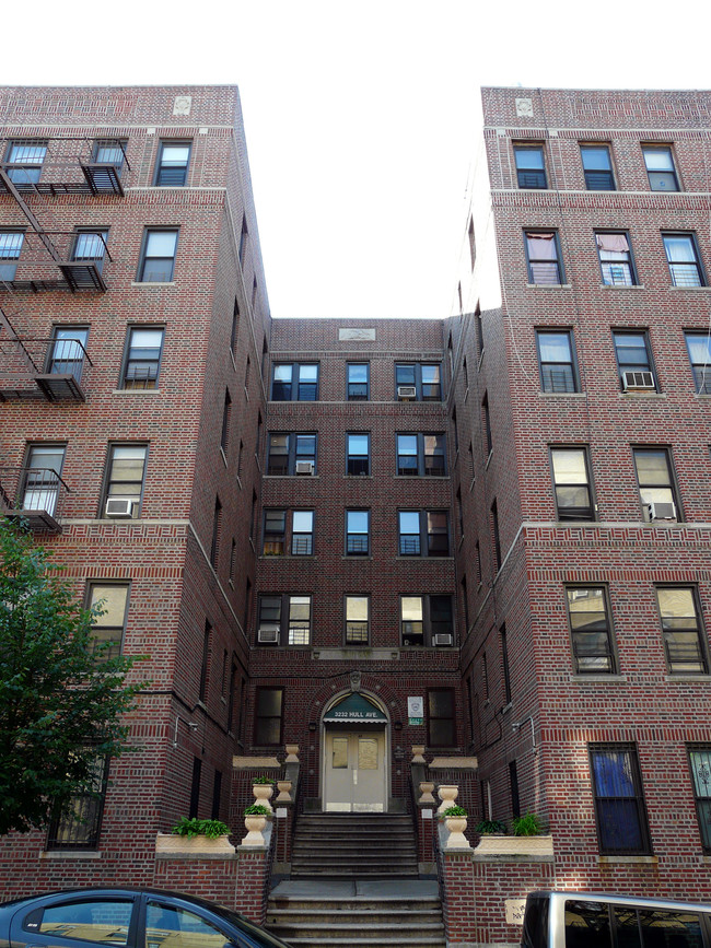 3232 Hull Ave in Bronx, NY - Foto de edificio - Building Photo