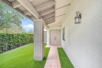 12900 SW 108th St in Miami, FL - Building Photo - Building Photo