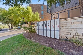 2205 N Lamar Blvd in Austin, TX - Building Photo - Building Photo