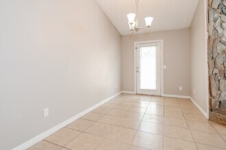 1834 Manitoba Ct N in Middleburg, FL - Foto de edificio - Building Photo