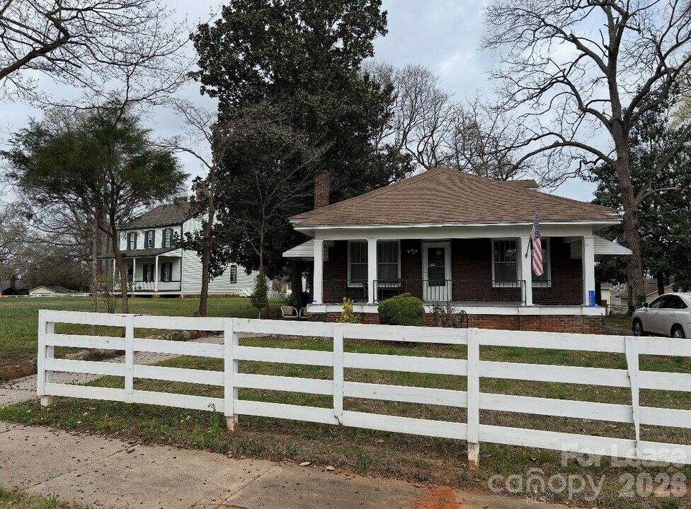 1020 Richard St in Salisbury, NC - Building Photo