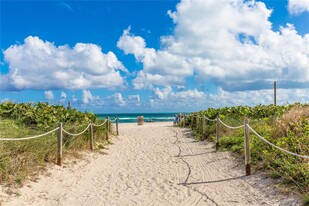 7135 Collins Ave in Miami, FL - Building Photo