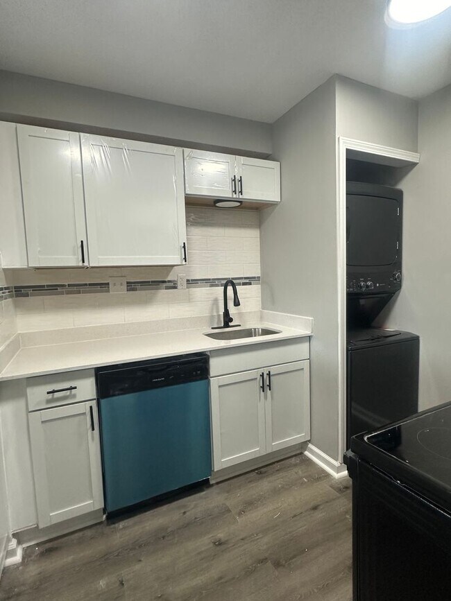 1252 W 73rd St in Indianapolis, IN - Building Photo - Building Photo