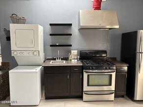 525 Wellesley Rd in El Paso, TX - Building Photo - Building Photo