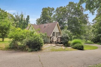19 Moodus Leesville Rd in East Haddam, CT - Building Photo - Building Photo
